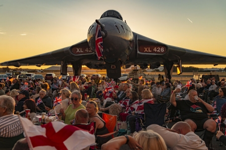 Join the crowds for an evening's entertainment alongside Vulcan XL426 (Jason Gore)